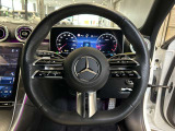 握りやすいハンドルの形状をしておりますので、お客様の運転をサポートしてくれます!