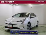 何度も姿を変えながらも第一線を走り続ける【プリウス】。静粛性と低燃費で選ばれるハイブリッドのパイオニアです。なお、この車はレンタカーとして使用されていた車です。