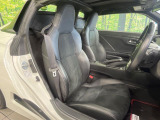 運転席シート廻りは使用感も少なく、良好な状態となっています。丁寧に使われていたことがよくわかりますね。