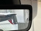 デジタルインナーミラーが付いています。車両後方カメラの映像をインナーミラー内のディスプレイに表示。
