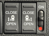 【両側パワースライドドア】スマートキーや運転席のスイッチで後席両側スライドドアの開閉が可能♪電動だから力を入れてドアを開ける必要が無く、小さなお子様でも簡単に開け閉めでき快適です♪