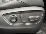 パワーシート搭載。微妙な調整が手軽にでき、最適なポジションで運転することが可能です。