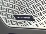 ●harman/kardonサウンドシステム:オーディオ専門メーカーが手掛けるプレミアムスピーカーを装備。多数のスピーカーから、音の粒立ちまで分かる高品質な音楽をお楽しみいただけます。
