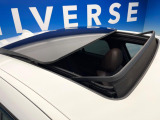 ●サンルーフ:開放感たっぷりの希少装備、サンルーフが装着されています!車内に明かりを取り入れたり景色を楽しむ以外にも、車内の空気も簡単に換気できて快適です!