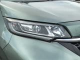 明るくて長寿命のLEDヘッドライト採用