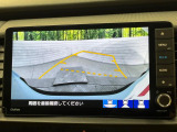 【バックカメラ】駐車時に後方がリアルタイム映像で確認できます。大型商業施設や立体駐車場での駐車時や、夜間のバック時に大活躍!運転スキルに関わらず、今や必須となった装備のひとつです!