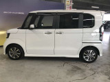 エンジンルーム、室内、クリーニング済みです。厳選したお車を屋内展示場にて展示中☆車両品質には自信がございます!ぜひ一度ご来店ください!!