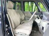 運転席シート廻りは使用感も少なく、良好な状態となっています。丁寧に使われていたことがよくわかりますね。