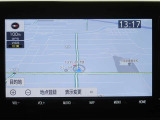 直感的に操作出来るナビゲーションを搭載。ルート案内が分かりやすく、運転中のストレスを軽減します。目的地までスムーズに導いてくれる、実用性の高い装備です。