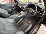 また、BMW正規認定中古車は、エマージェンシーサービスが自動付帯。24時間365日、皆様のカーライフをサポート致します。確かな安心のうえで、「駆けぬける歓び」をご堪能ください。