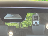 【ホンダセンシング】走行中に前方の車両等を認識し、衝突しそうな時は警報とブレーキで衝突回避と被害軽減をアシスト。より安全にドライブをお楽しみいただけます。
