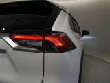 当店はお客様駐車場ももちろん完備しており、併せて新車も併設してますのでお気軽にご来店下さいませ。