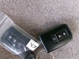 スマートキ-を携帯していればドアの施開錠もエンジン始動もラクラクです!
