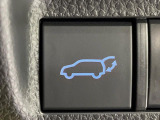 【パワーバックドア】スマートキーや運転席のボタンを押すだけでリアゲートが自動で開閉します!荷物を持っている時や、高い位置にあるバックドアを閉める際に便利な機能です♪
