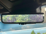 【デジタルインナーミラー】後席の大きな荷物や同乗者で後方が確認しづらい時でも安心!カメラが撮影した車両後方の映像をルームミラー内に表示。クリアな視界で状況の確認が可能です!