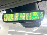 【デジタルインナーミラー】後席の大きな荷物や同乗者で後方が確認しづらい時でも安心!カメラが撮影した車両後方の映像をルームミラー内に表示。クリアな視界で状況の確認が可能です!