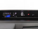 デジタルメーターのレイアウトを最適化しました。運転時のストレスを軽減し安全・安心な運転へ貢献します。