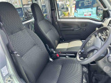 ゆったりとした運転席!運転しやすいレイアウト空間!