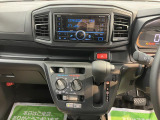 快適にお乗りいただくために、外装を美しく仕上げるだけではなく、内装も細部にいたるまで徹底した清掃・洗浄を実施しております。