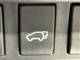 【パワーバックドア】スマートキーや運転席のボタンを押すだけでリアゲートが自動で開閉します!荷物を持っている時や、高い位置にあるバックドアを閉める際に便利な機能です♪