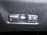 ETC付。高速道路の料金所はキャッシュレスで通過です。サービスエリア等にあるスマートインターの出入りも利用可能でとっても便利。ご納車後すぐにお使い頂けるようセットアップしてのお渡しとなります。