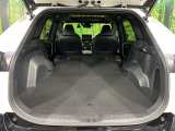 【パワーバックドア】スマートキーや運転席のボタンを押すだけでリアゲートが自動で開閉します!荷物を持っている時や、高い位置にあるバックドアを閉める際に便利な機能です♪