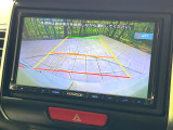 【バックカメラ】駐車時に後方がリアルタイム映像で確認できます。大型商業施設や立体駐車場での駐車時や、夜間のバック時に大活躍!運転スキルに関わらず、今や必須となった装備のひとつです!