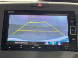 【バックモニター】後ろのカメラの映像をモニターに映し出すことができます!後方の見えない死角や、障害物との距離感をしっかり確認することができます!駐車が苦手な方におすすめです。