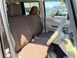 運転席シート廻りは使用感も少なく、良好な状態となっています。前オーナー様が丁寧に使っていたことがよくわかりますね。