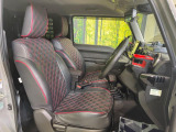 運転席シート廻りは使用感も少なく、良好な状態となっています。丁寧に使われていたことがよくわかりますね。