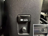 AC100V、1500Wのコンセントを車内に設置。アウトドアや駐車場で野外のコンセントとして利用できます。また、停電などの非常時にも使える便利な機能です!
