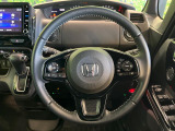 【純正革巻きステアリング】上質な革を使用することで、手にしっかり馴染みとても運転しやすいハンドルです♪