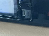 USBタイプCのソケットをこのポートに繋いでいただくとお友達のスマホからの音楽などをお楽しみいただけますね。