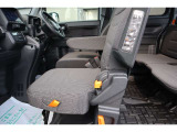 【助手席シート】試乗車上がりで使用感も少なく、シート状態良好です!