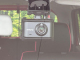 【ドライブレコーダー】ドライブレコーダー装備!走行中はもちろん、あおり運転や事故に遭遇した際、映像で記録し、万一のリスクに備えます。※記録用SDカードはお客様ご自身でご準備いただく必要があります。