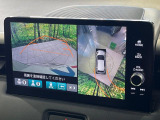【マルチビューカメラシステム】専用のカメラにより、上から見下ろしたような視点で360度クルマの周囲を確認することができます☆死角部分も確認しやすく、狭い場所での切り返しや駐車もスムーズに行えます。