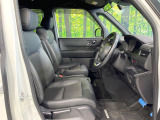 運転席シート廻りは使用感も少なく、良好な状態となっています。丁寧に使われていたことがよくわかりますね。