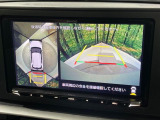 【パノラミックビューモニター】専用のカメラにより、上から見下ろしたような視点で360度クルマの周囲を確認することができます☆死角部分も確認しやすく、狭い場所での切り返しや駐車もスムーズに行えます。