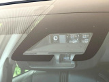 【トヨタセーフティセンス】走行中に前方の車両等を認識し、衝突しそうな時は警報とブレーキで衝突回避と被害軽減をアシスト。より安全にドライブをお楽しみいただけます。