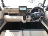 【インパネ全体】手が届きやすく、どなたでも運転しやすいです。シンプルで使いやすい設計になっています!