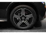 メルセデスの認定中古車「サーティファイドカー」では、万一お車が故障した場合も、ご購入後1年間もしくは2年間※は走行距離にかかわらずメルセデス・ベンツ正規サービスネットワークで無料修理いたします