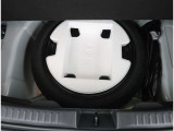 【パンク修理キット】車の軽量化や無駄を無くす為、応急タイヤパンクキットが搭載されています。