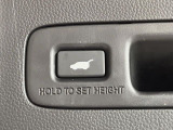【パワーバックドア】スマートキーや運転席のボタンを押すだけでリアゲートが自動で開閉します!荷物を持っている時や、高い位置にあるバックドアを閉める際に便利な機能です♪