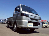 実際に運転席に座り、装備に触れたりエンジンをかけてみて頂くことも可能です!その際はスタッフまでお気軽にお声がけください♪