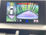 【パノラミックビューモニター】専用のカメラにより、上から見下ろしたような視点で360度クルマの周囲を確認することができます☆死角部分も確認しやすく、狭い場所での切り返しや駐車もスムーズに行えます。