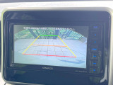 【バックカメラ】駐車時に後方がリアルタイム映像で確認できます。大型商業施設や立体駐車場での駐車時や、夜間のバック時に大活躍!運転スキルに関わらず、今や必須となった装備のひとつです!