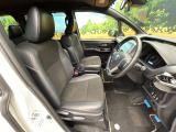 運転席シート廻りは使用感も少なく、良好な状態となっています。丁寧に使われていたことがよくわかりますね。