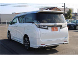 極限までこだわった仕入れで低価格を実現。低価格で良質なお車を全社総台数2,000台以上の在庫からお選びいただけます。営業時間 10:00〜19:00
