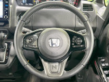 【純正革巻きステアリング】上質な革を使用することで、手にしっかり馴染みとても運転しやすいハンドルです♪