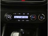 【オートエアコン】1年中快適な室内を提供!車内温度を設定すると、風量を自動で調整してくれます。